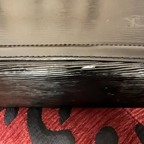 LOUIS VUITTON EPI LUSSAC BLACK LEATHER HANDDBAG - Picture 7 of 15